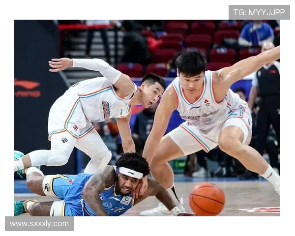 2006年CBA经典对决辽宁队与北京队的巅峰对抗回顾与分析