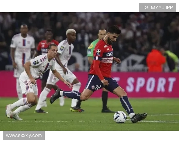 波尔多与里昂的较量：谁将赢得法甲赛季的荣耀与未来