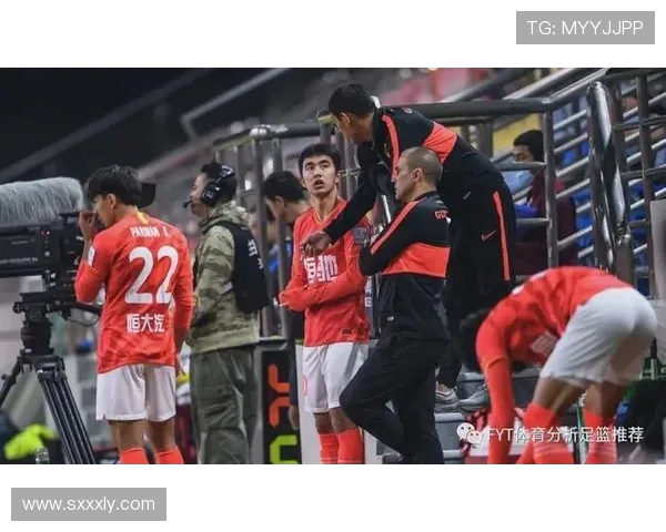 精彩对决正在直播重庆队迎战苏宁队全力争胜 精彩对决正在直播重庆队迎战苏宁队全力争胜