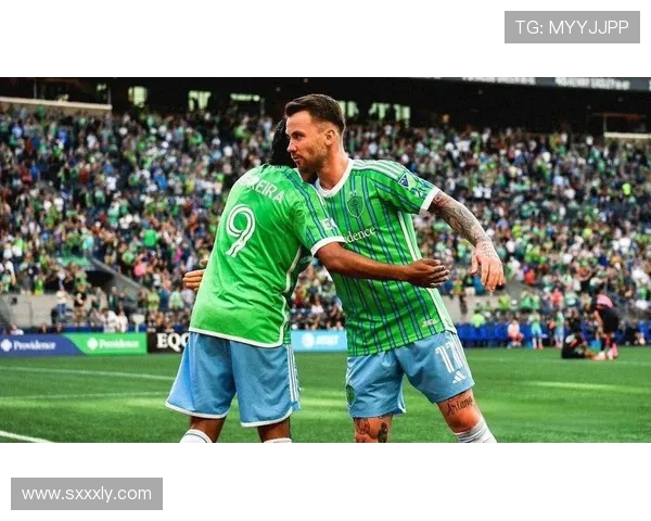 西雅图海湾人与华盛顿的激烈对决展现篮球魅力与团队精神 西雅图海湾人与华盛顿的激烈对决展现篮球魅力与团队精神