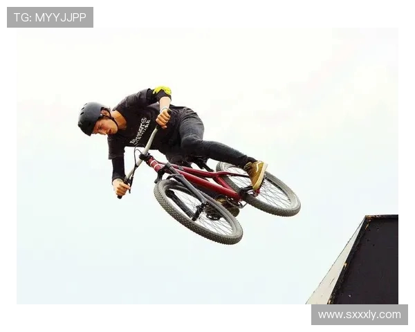 成都与上海极限运动队赛后复盘力量对决的精彩瞬间与战术分析